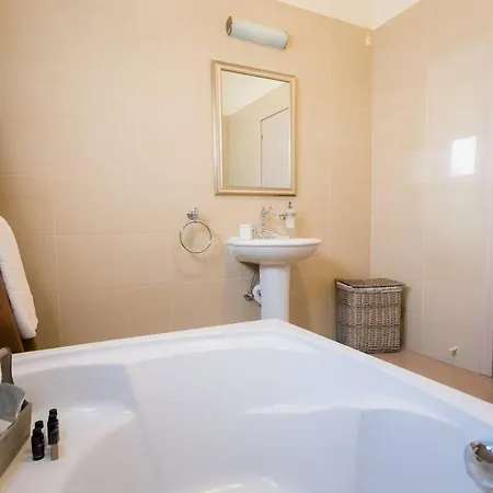 Βίλα Grand Mansion & *