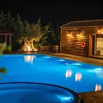 Villa Grand Mansion &