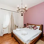 Villa Grand Mansion & Phrenaros