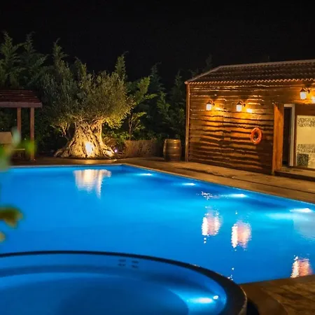 Villa Grand Mansion &