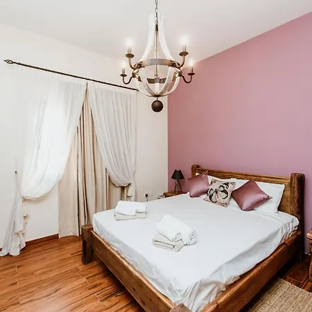 Villa Grand Mansion & Phrenaros