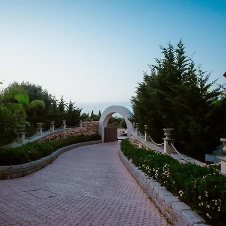 Grand Mansion & Villa