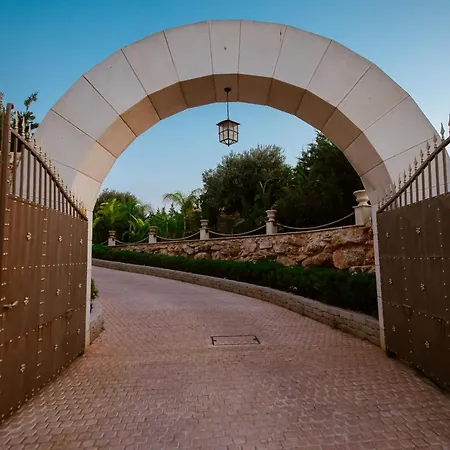 Grand Mansion & Phrenaros