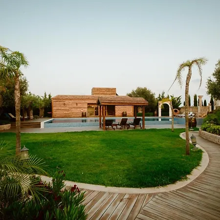 Vila Grand Mansion &