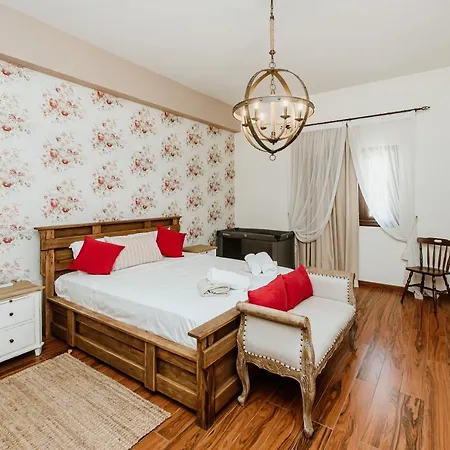 Grand Mansion & * Phrenaros