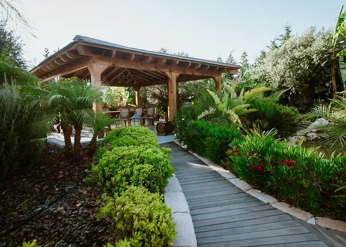 Grand Mansion & * Phrenaros