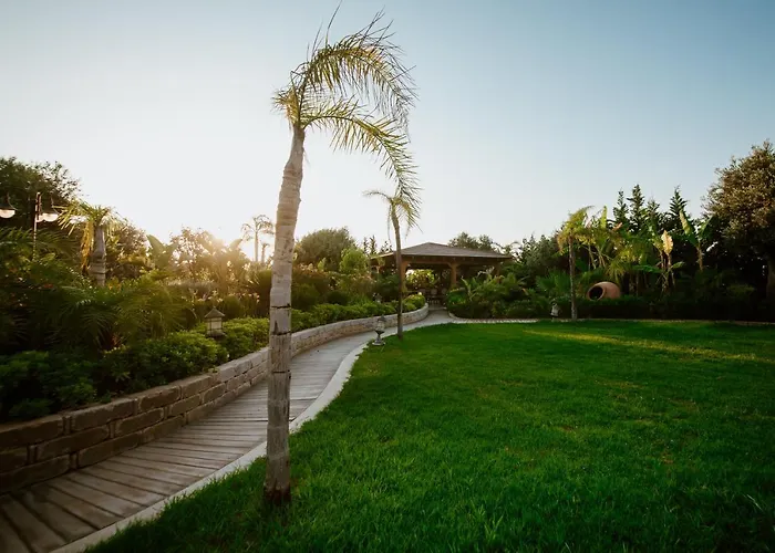 Grand Mansion & Phrenaros