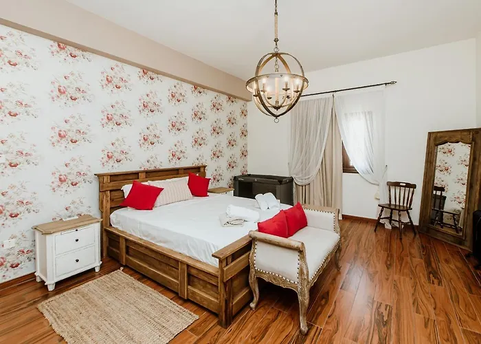 Grand Mansion & * Phrenaros