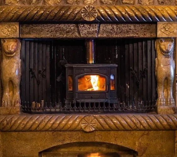 Grand Mansion & * Phrenaros